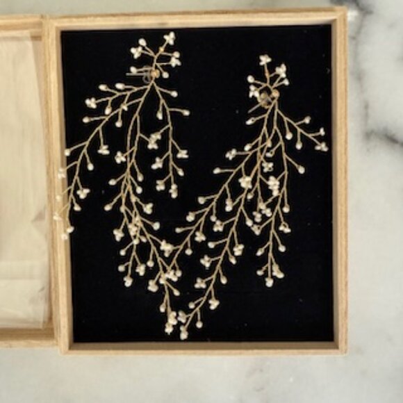 14 / Quatorze gold tone pearl earrings BRAND NEW, NEVER WORN! - Picture 2 of 3